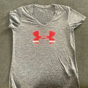 Women’s workout T-shirt Under armor.